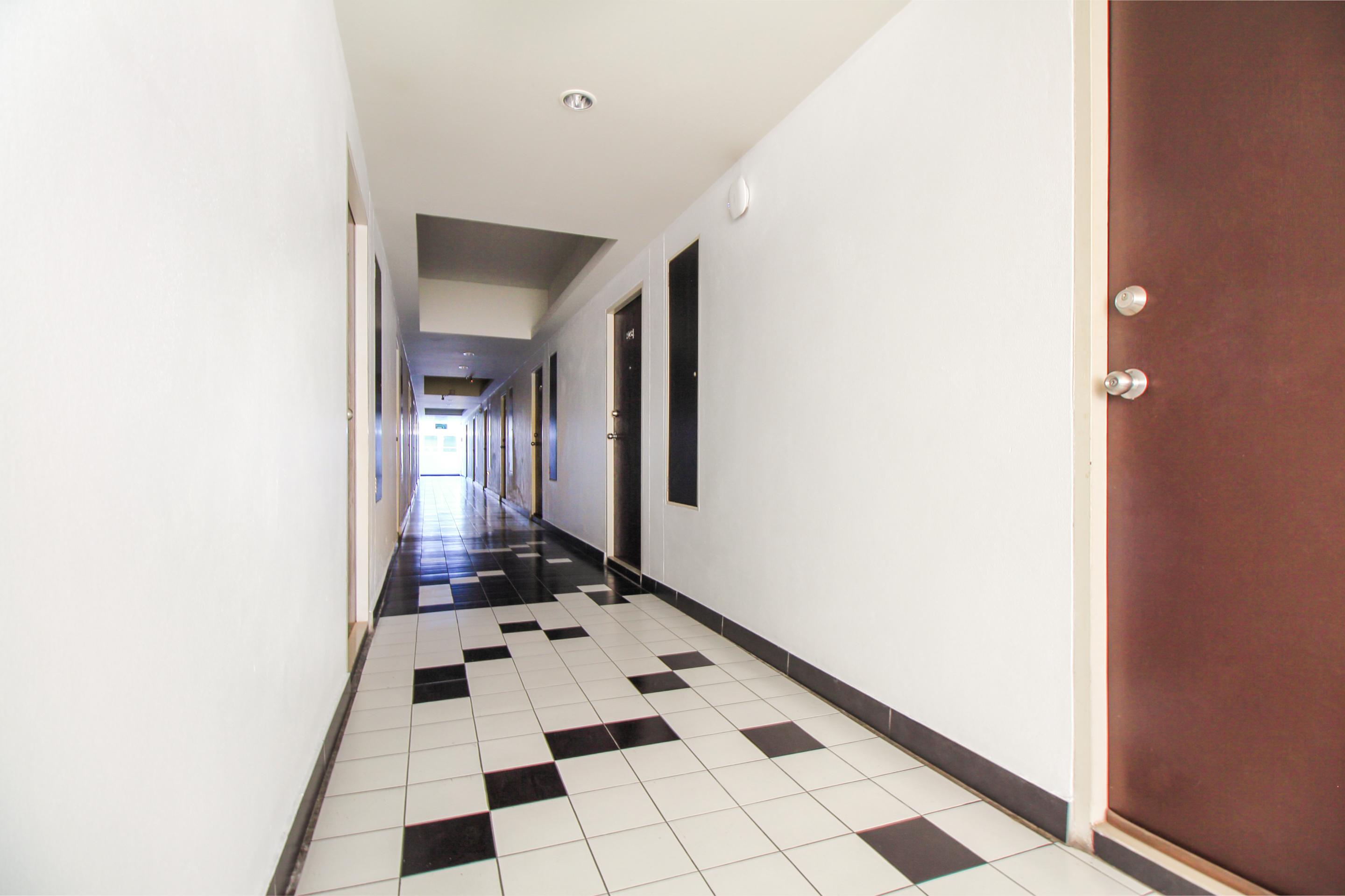 Ruan Plaisoi Apartment Банкок Екстериор снимка