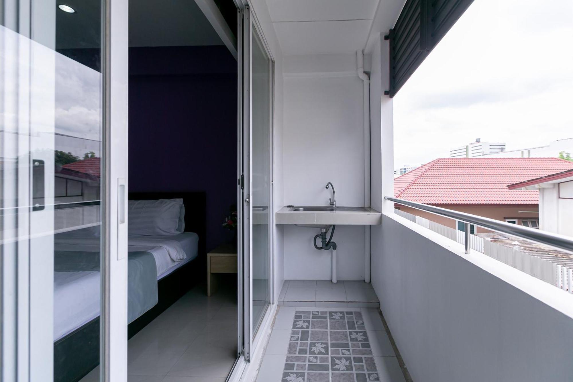 Ruan Plaisoi Apartment Банкок Екстериор снимка