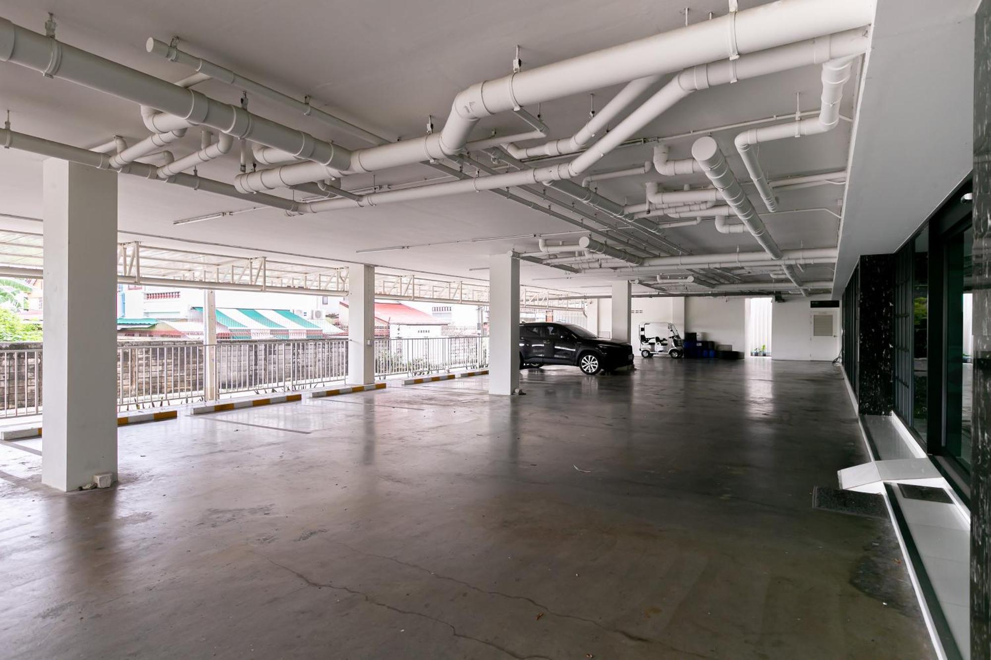 Ruan Plaisoi Apartment Банкок Екстериор снимка