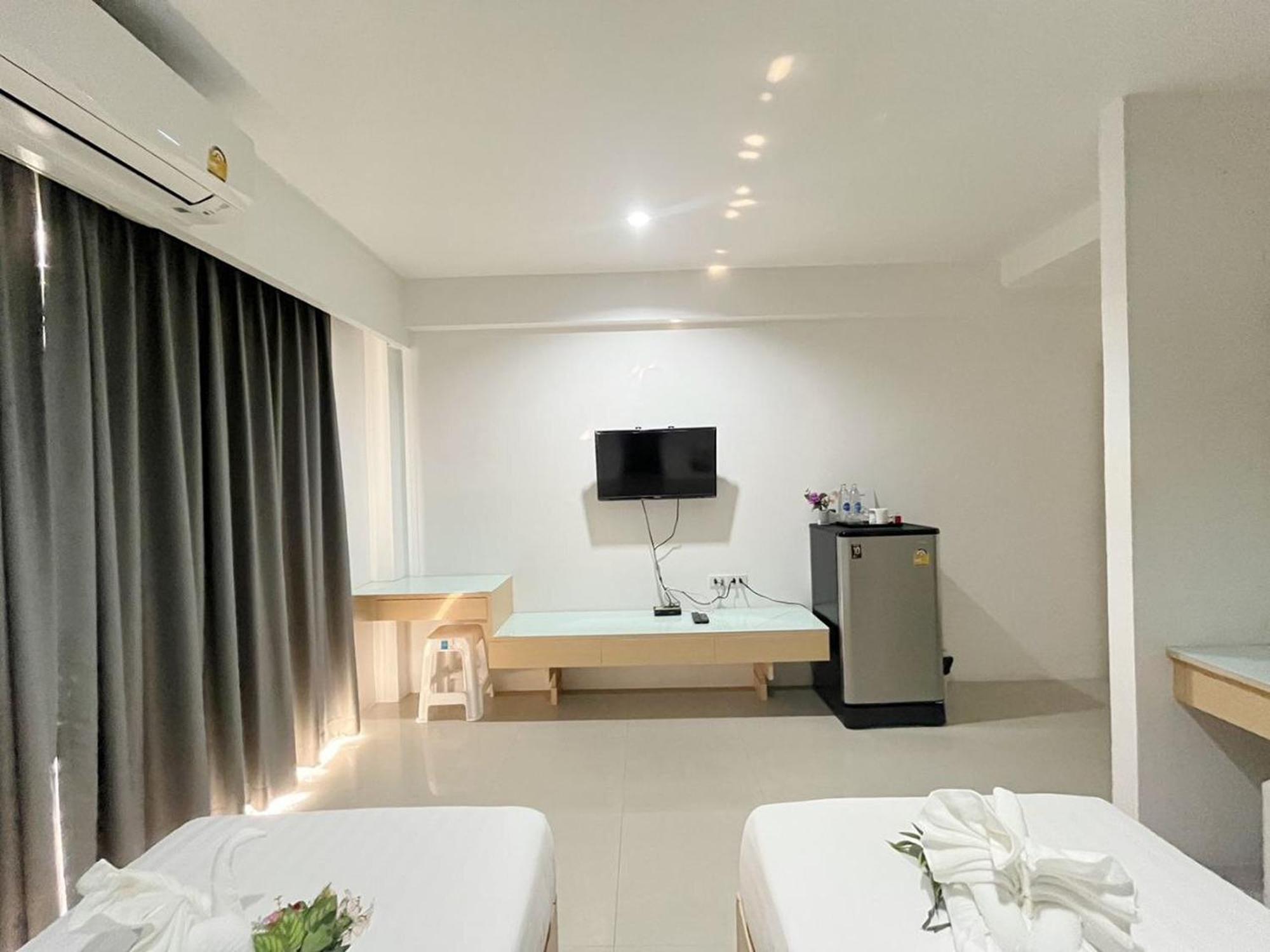 Ruan Plaisoi Apartment Банкок Екстериор снимка