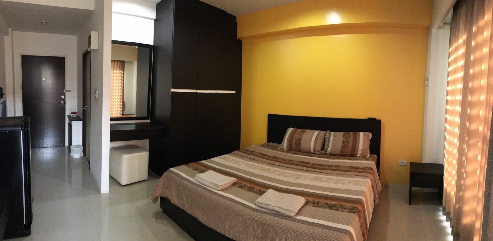 Ruan Plaisoi Apartment Банкок Екстериор снимка